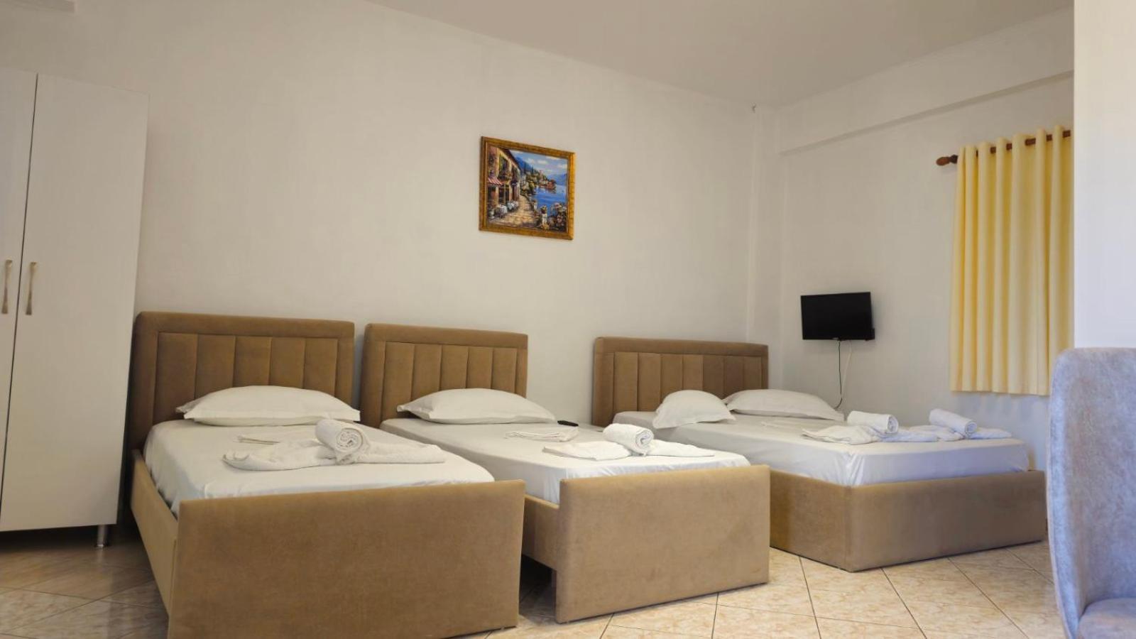 Arileo Hotel Himare Bilik gambar
