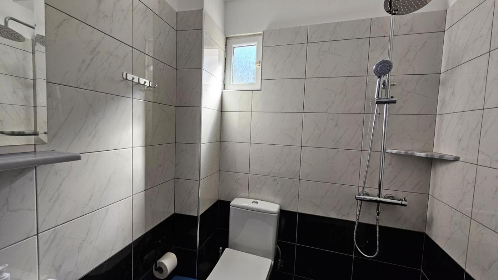 Arileo Hotel Himare Bilik gambar