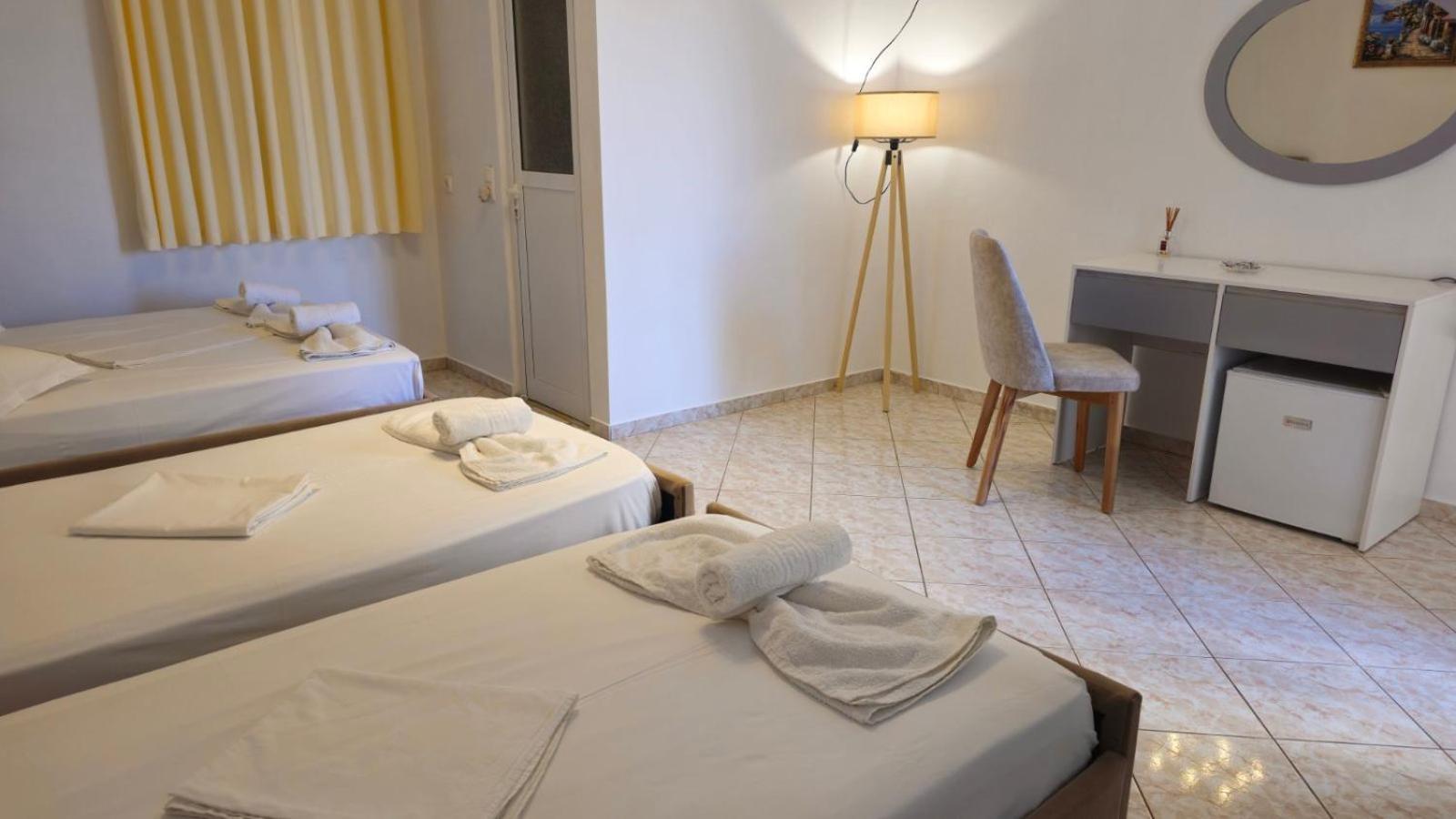 Arileo Hotel Himare Bilik gambar